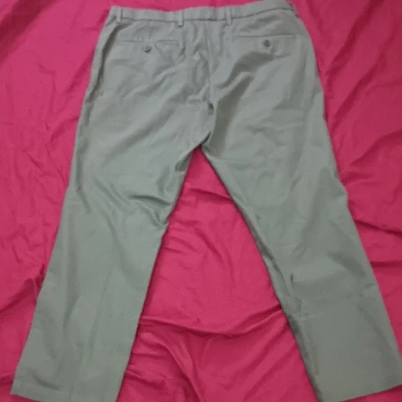 Dockers Men's Chinos in Gray and Brown Bundle Pants W36 L30 Like New - Picture 9 of 10